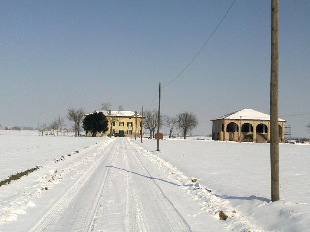 Corte Galvana Cento  Buitenkant foto